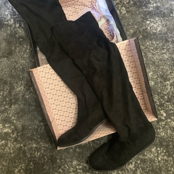 Over the knee boots - Picture 1 of 6